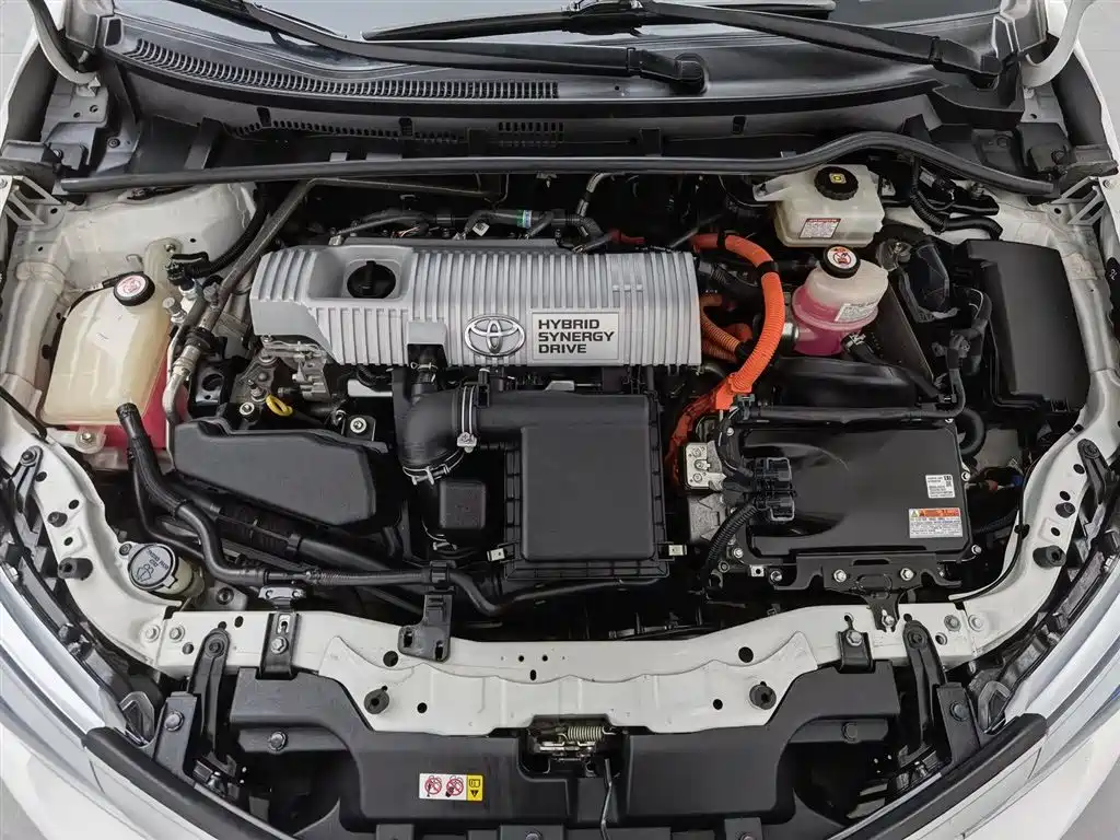 Toyota Corolla 2017 Facelift Hybrid 1.8L E-CVT Elite Edition фото 6