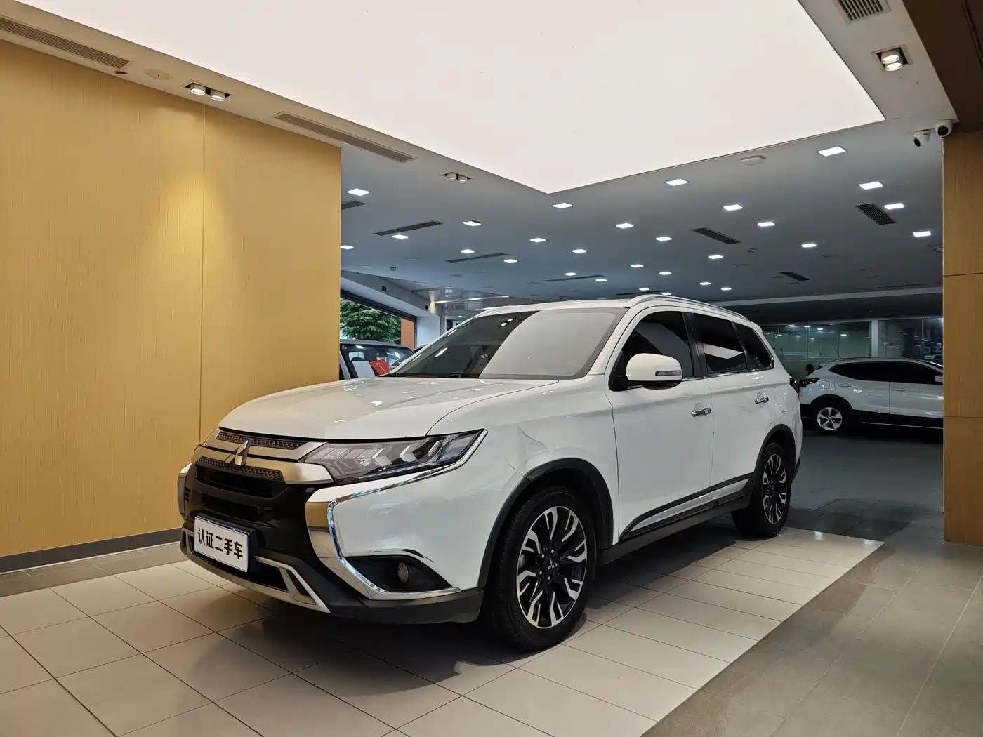 Mitsubishi Outlander 2019 2.4L 4WD Deluxe Edition 5-Seater China VI