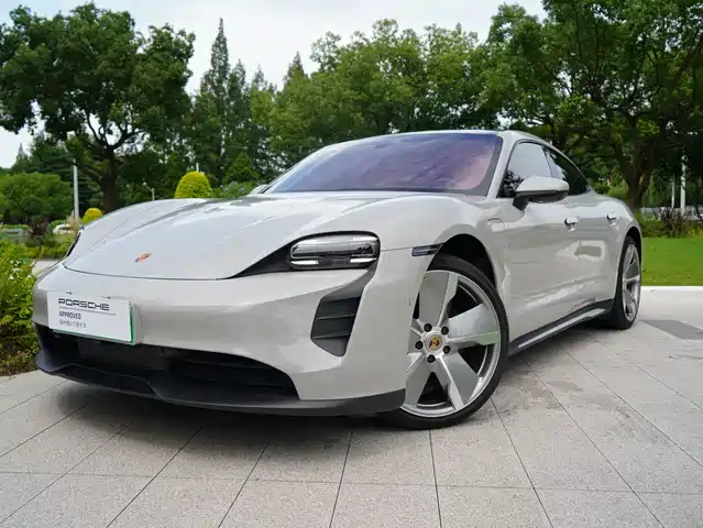 Porsche Taycan 2022