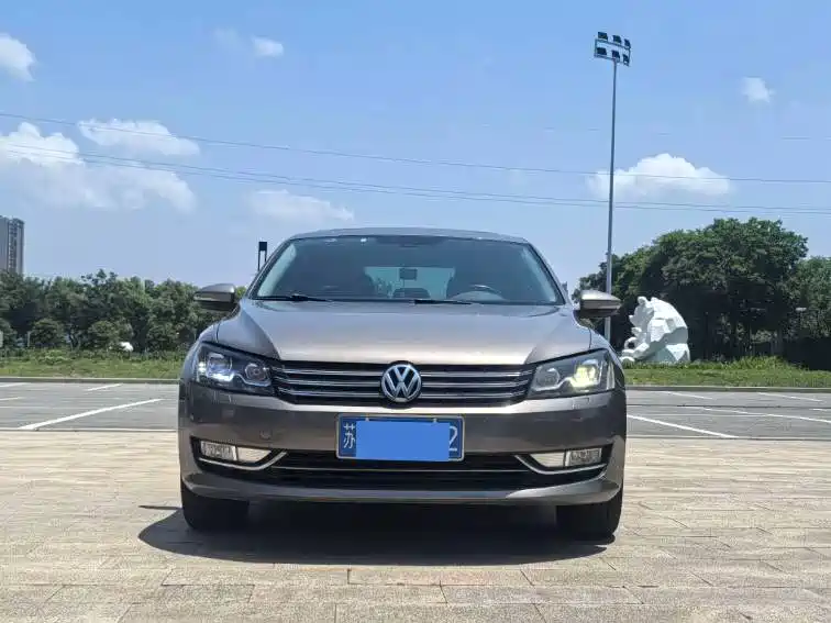 Volkswagen Passat 2013 1.8TSI DSG Yuzun фото 2