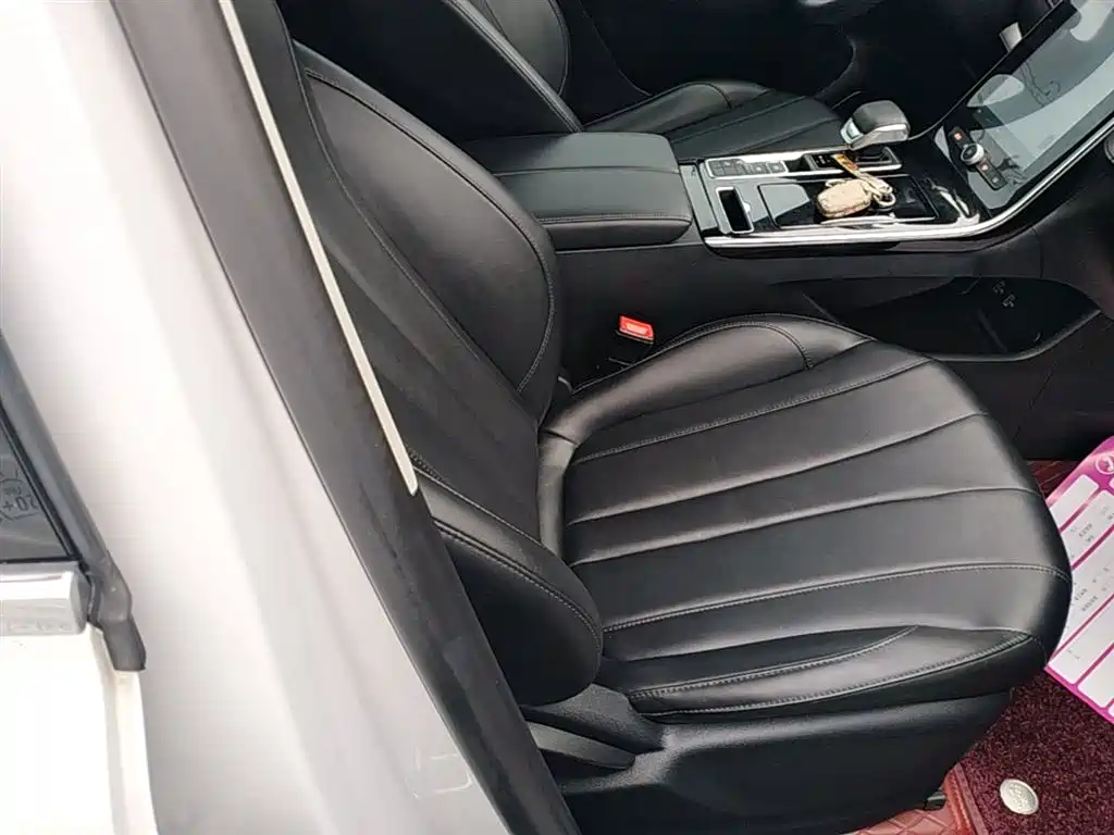 Фото 24 - Roewe RX5 MAX