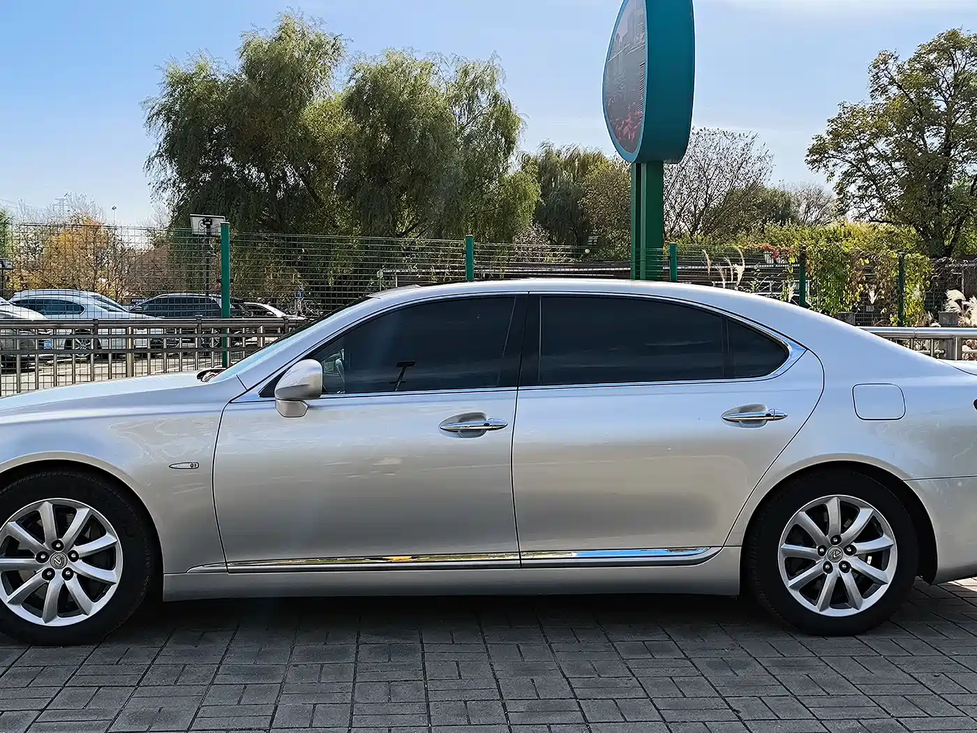 Lexus LS 2006 460L фото 24