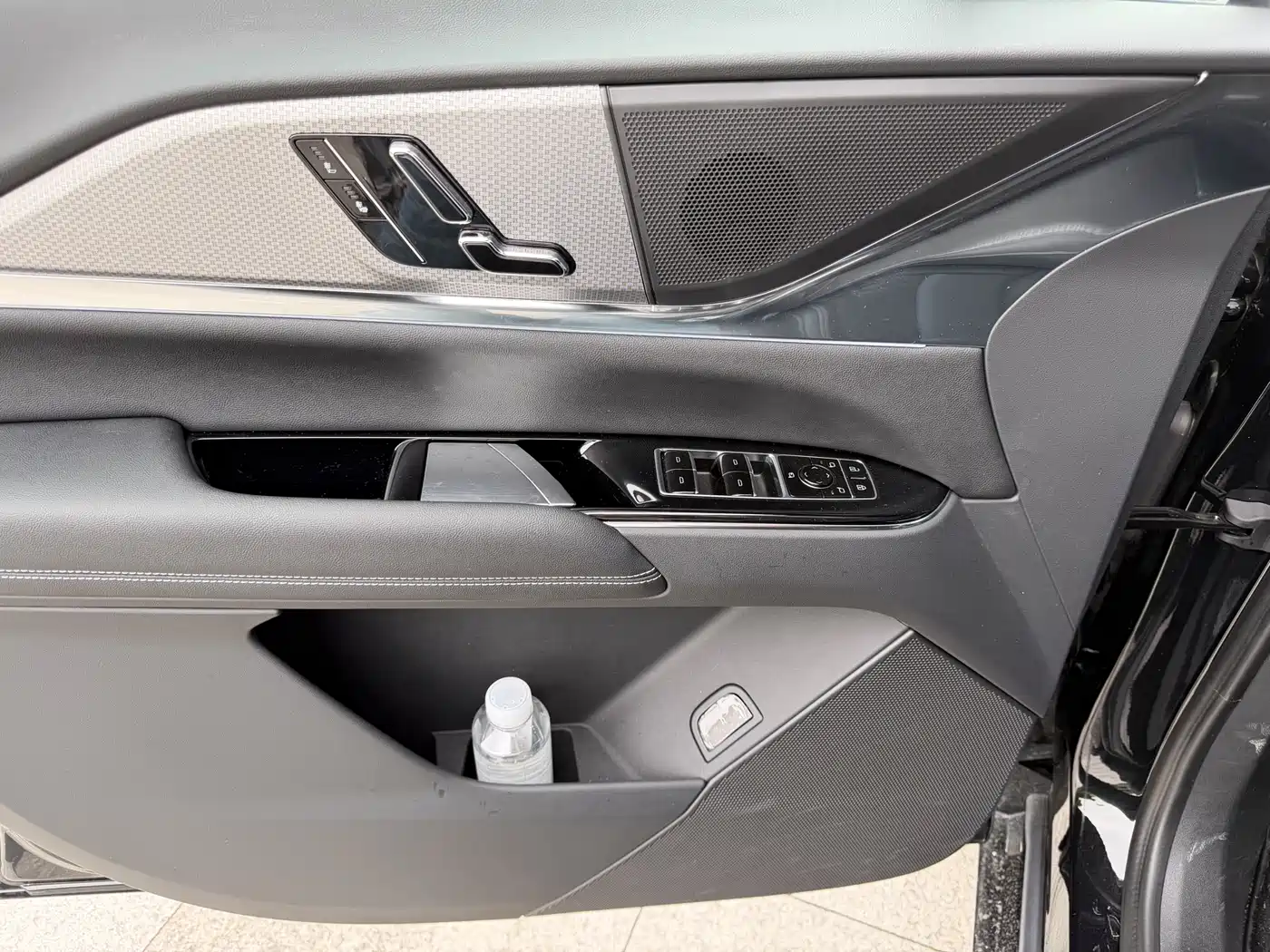 Cadillac XT5 2025 2.0T Luxury фото 17