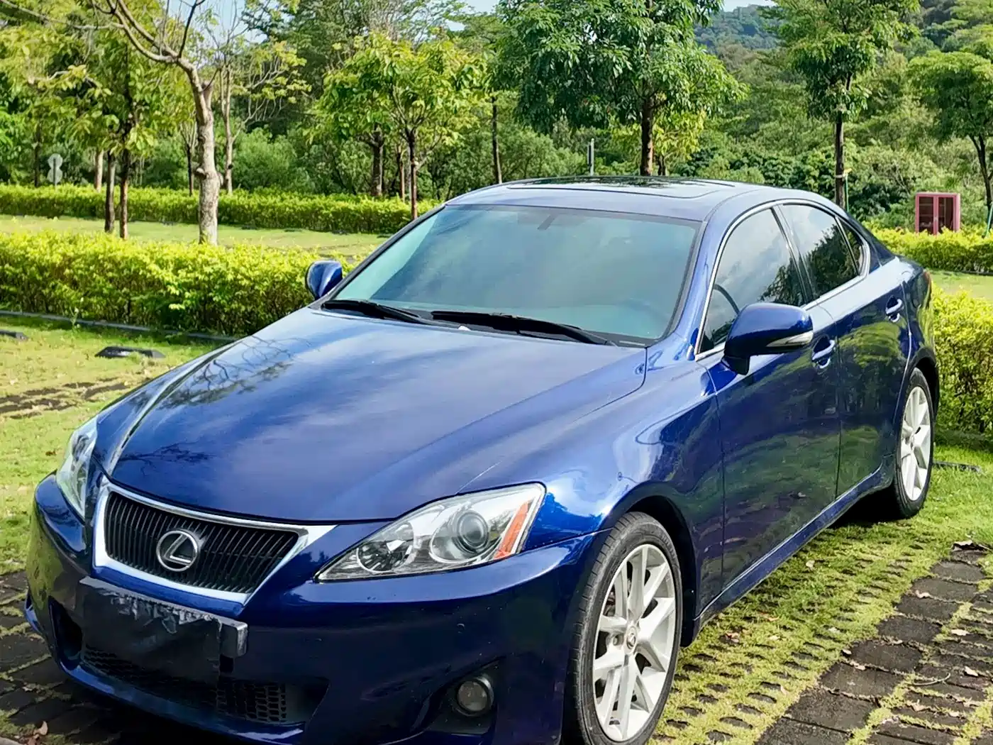 Фото 16 - Lexus IS