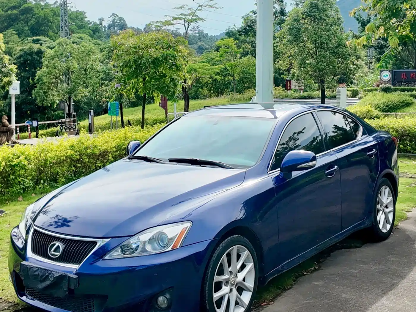 Фото 25 - Lexus IS