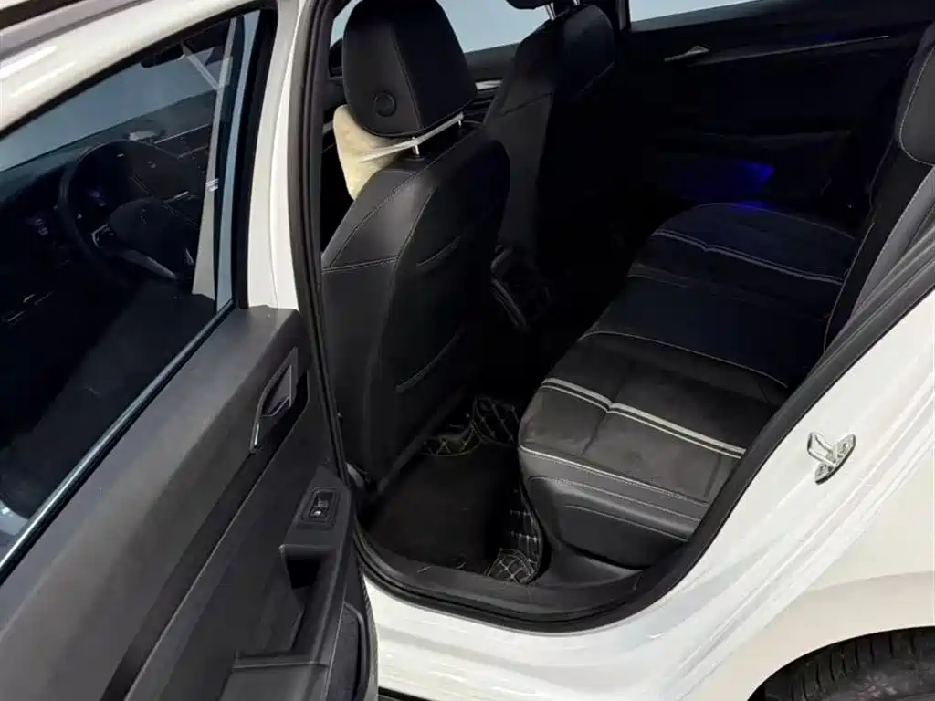 Volkswagen Golf 2021 280TSI DSG R-Line фото 12