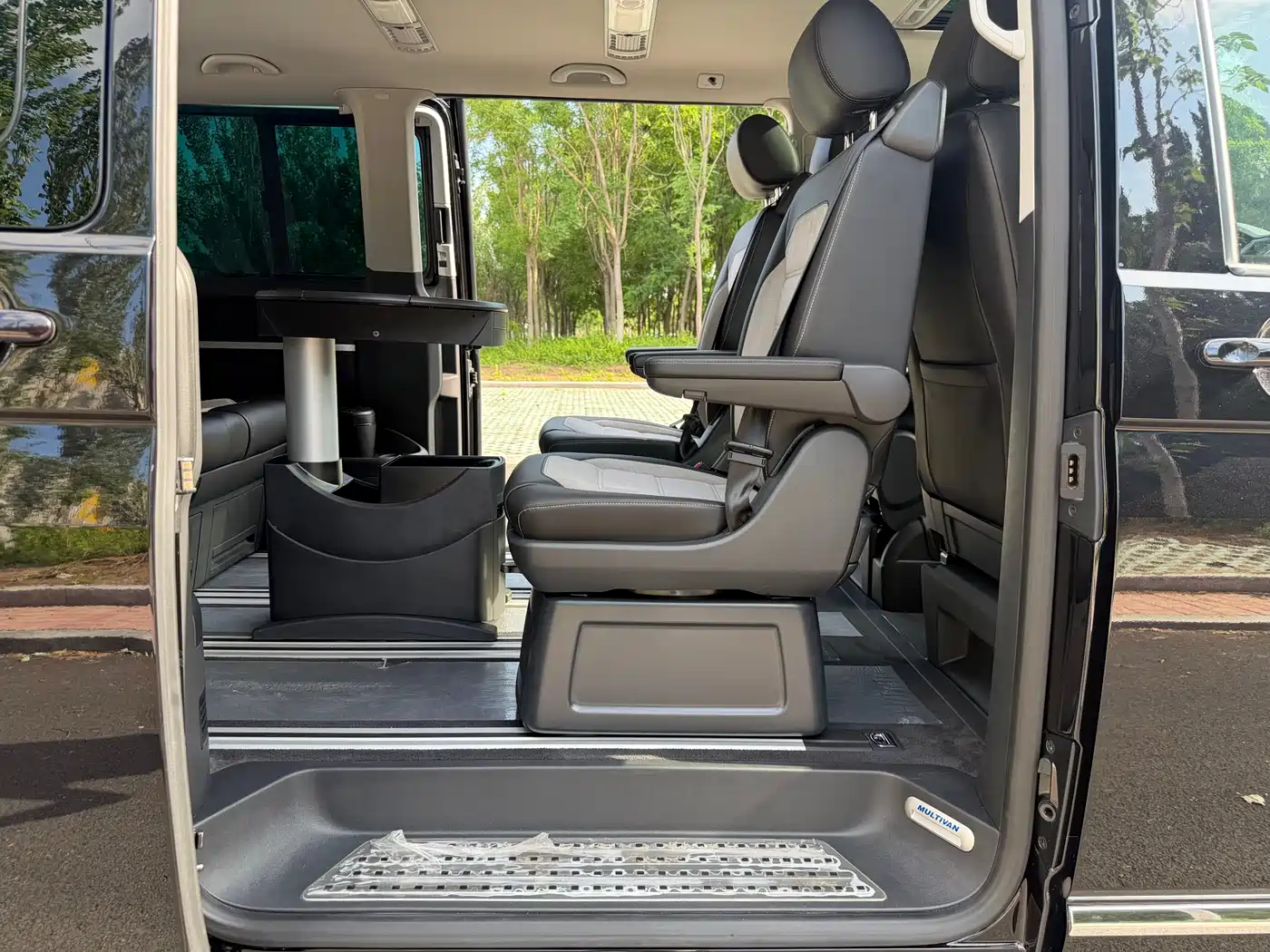 Volkswagen Multivan 2017 2017 2.0TSI AWD Premium Edition 7-Seater