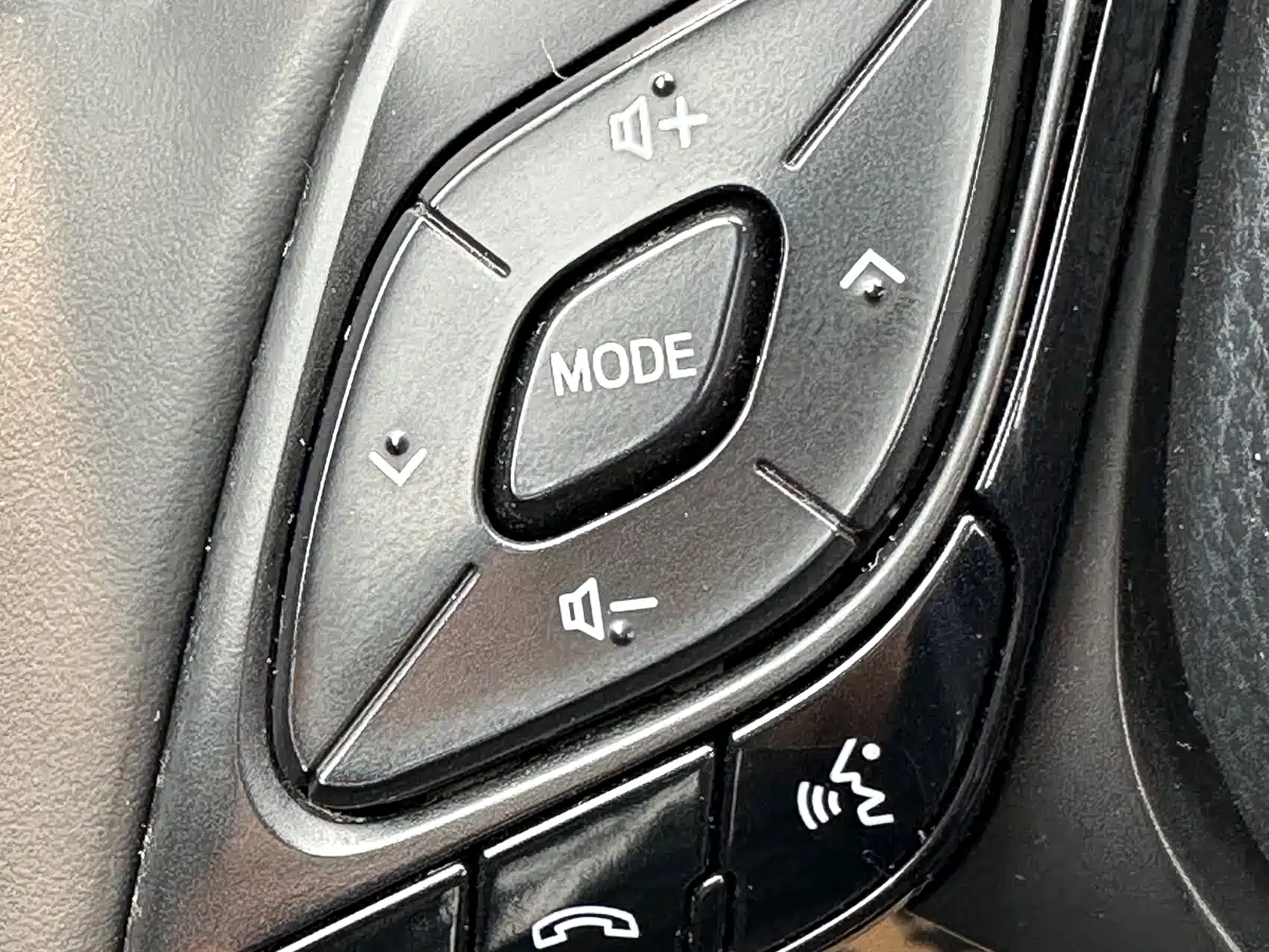 Toyota C-HR 2018 2.0L Luxury Edition China V фото 28
