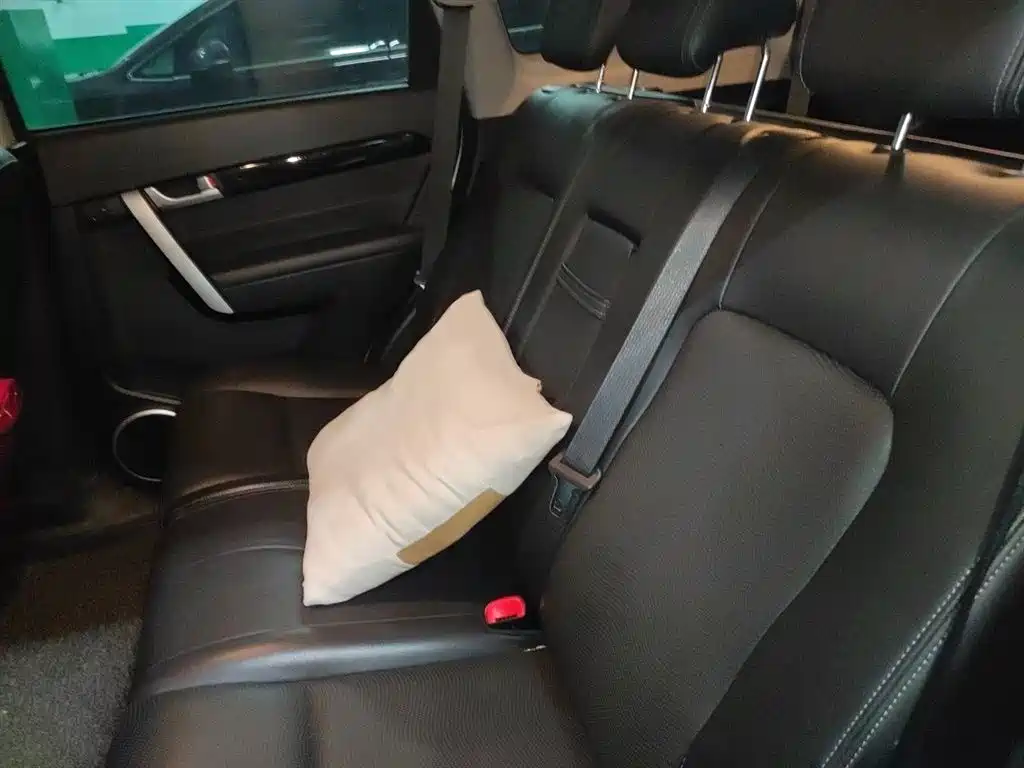 Chevrolet Captiva 2015 2.4L 2WD Urban Edition 7-seater фото 15
