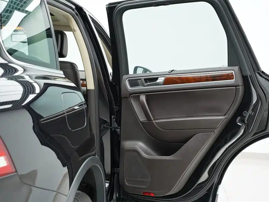 Volkswagen Touareg 2011 3.0TSI Comfort фото 20