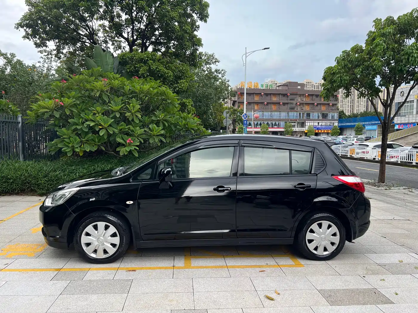 Venucia R50 2014 2013 1.6L Manual Fashion