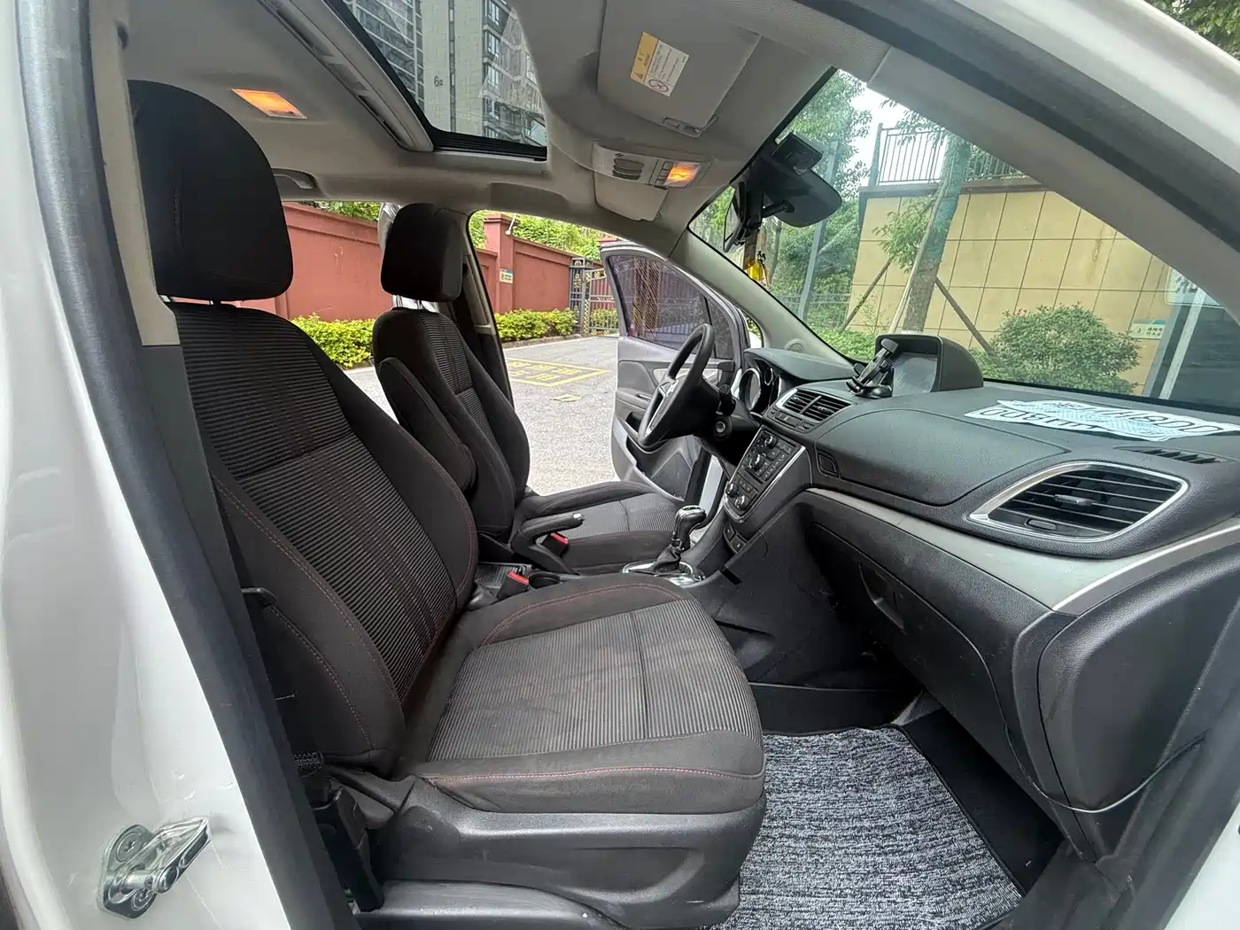 Buick Encore 2015 1.4T Automatic 2WD Urban Elite фото 8