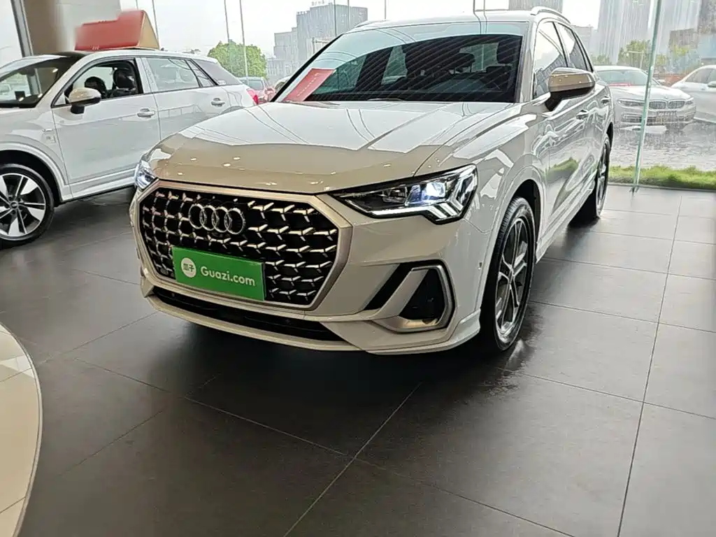 Audi Q3 2025 2024 40 TFSI Fashion Sport