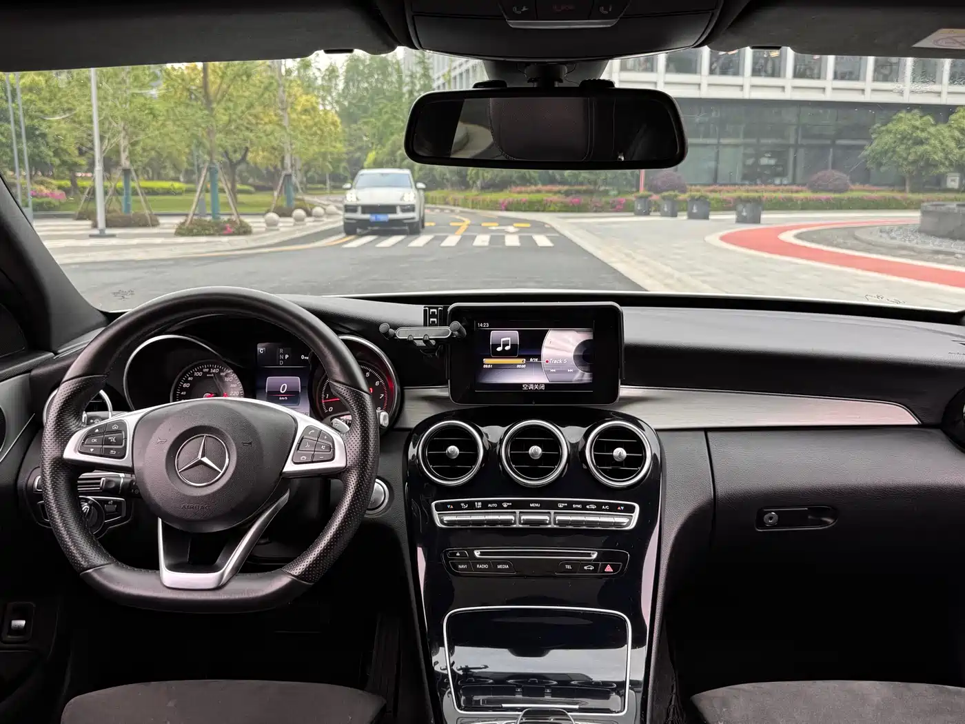 Mercedes-Benz C-Class 2017 Facelift C 200 Sport Edition фото 8