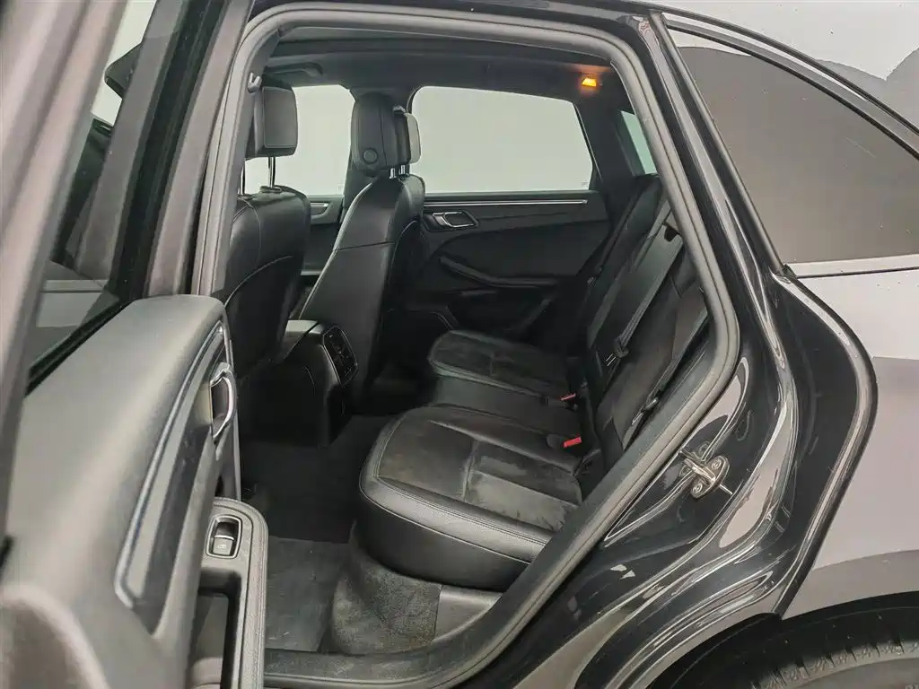 Porsche Macan 2020 Macan 2.0T фото 15