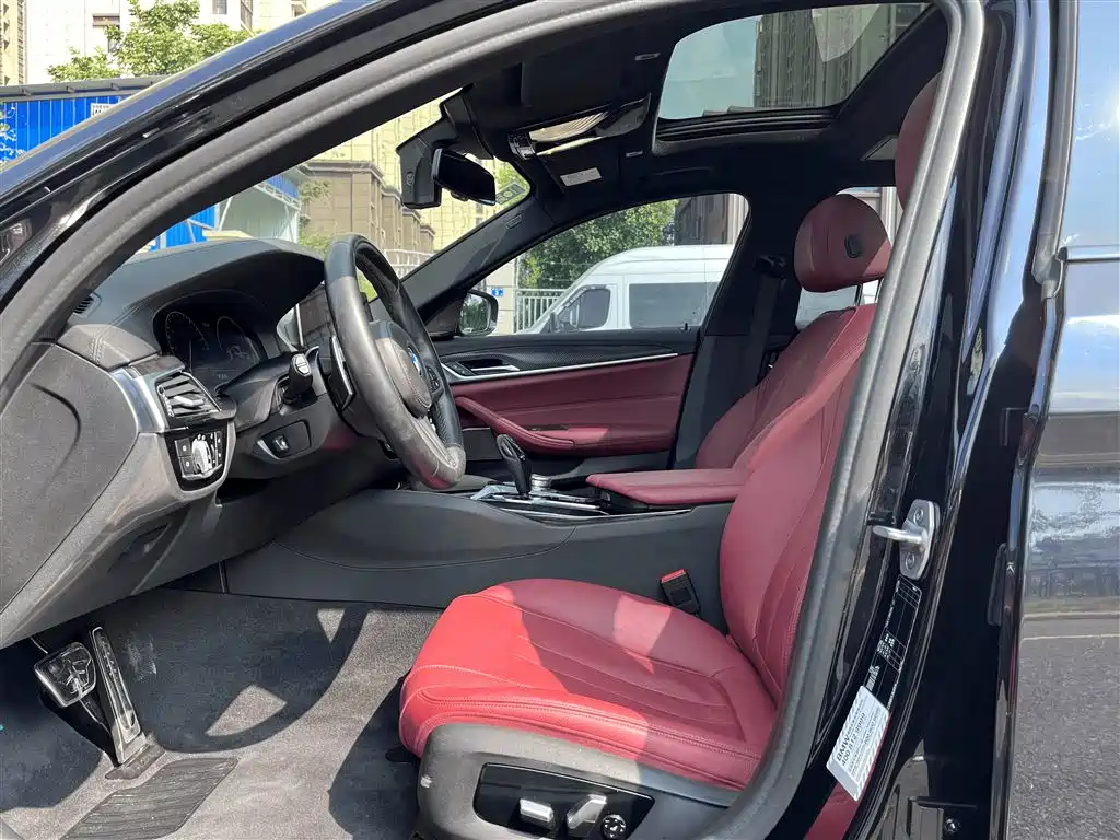 BMW 5 Series 2019 530Li Premium M Sport Package фото 4
