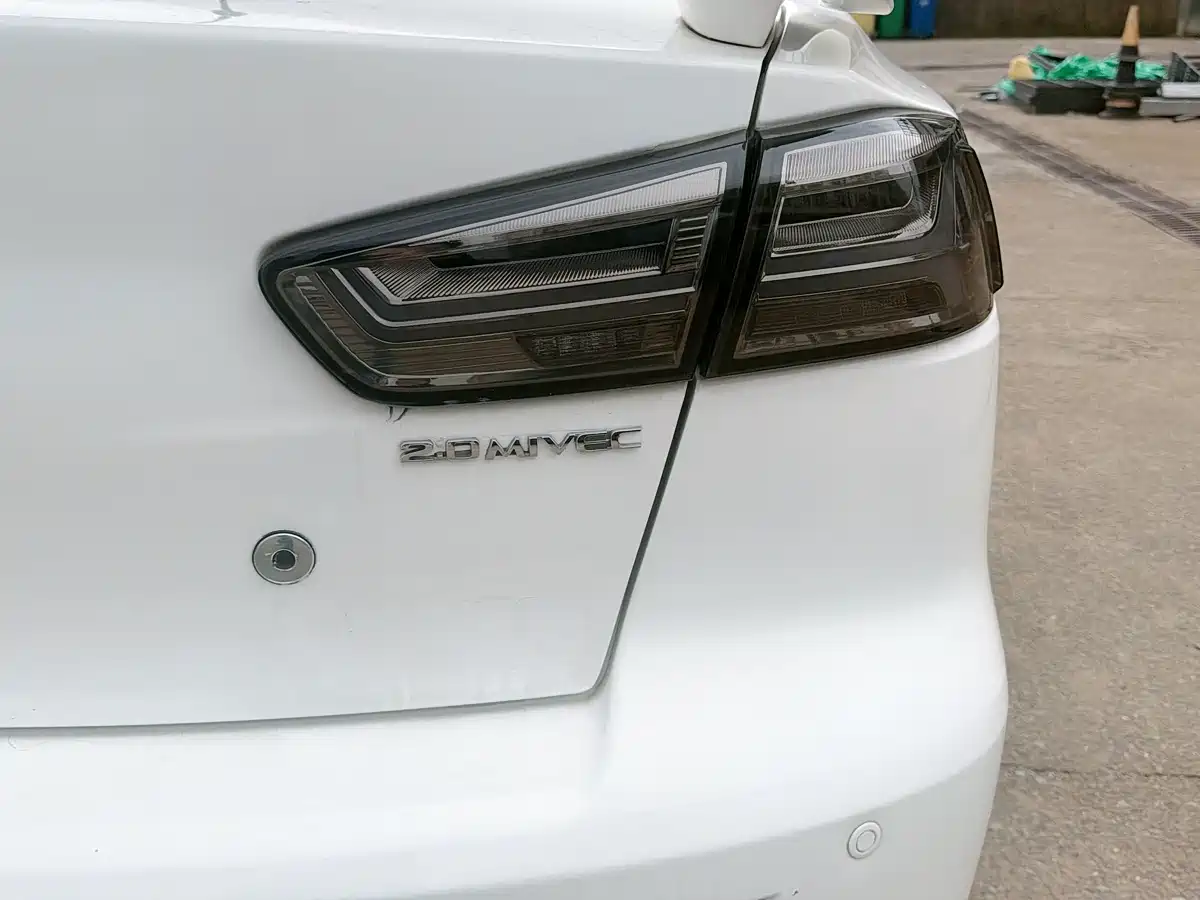 Mitsubishi Lancer EX 2015 2.0L CVT Flagship Edition фото 8