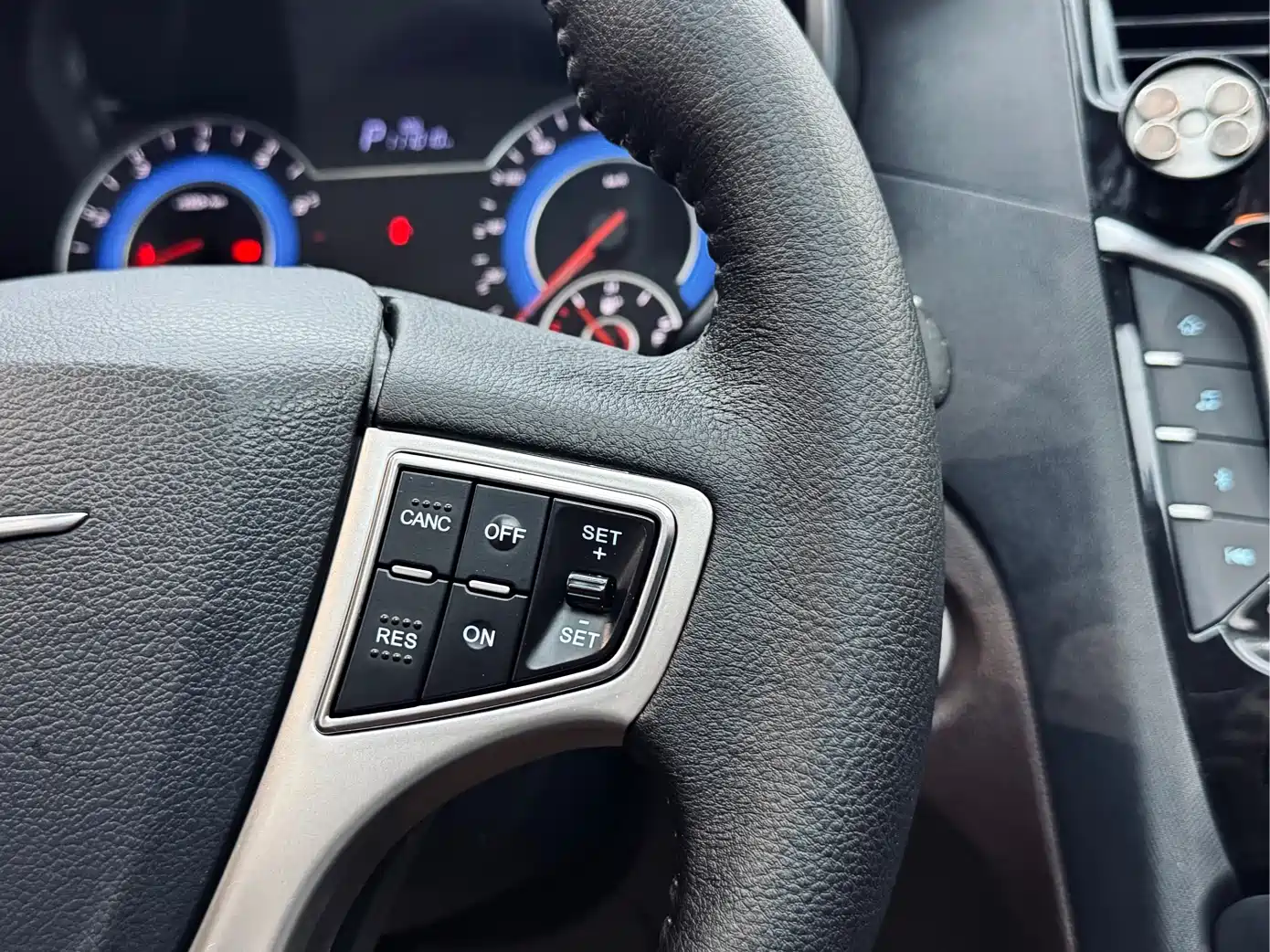 Haima Famila F7 2018 2017 1.5T 7-Seater Auto Comfort
