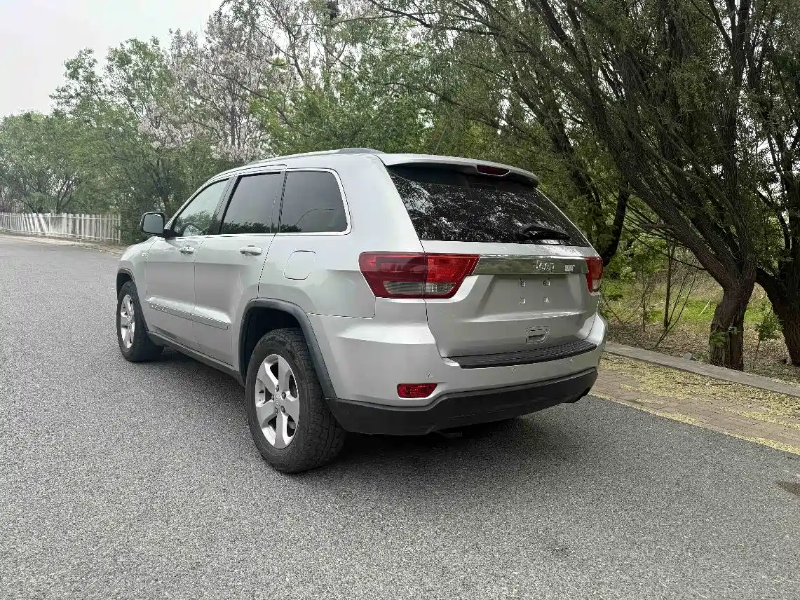 Jeep Grand Cherokee (Import) 2011 2011 3.6L Comfort Edition
