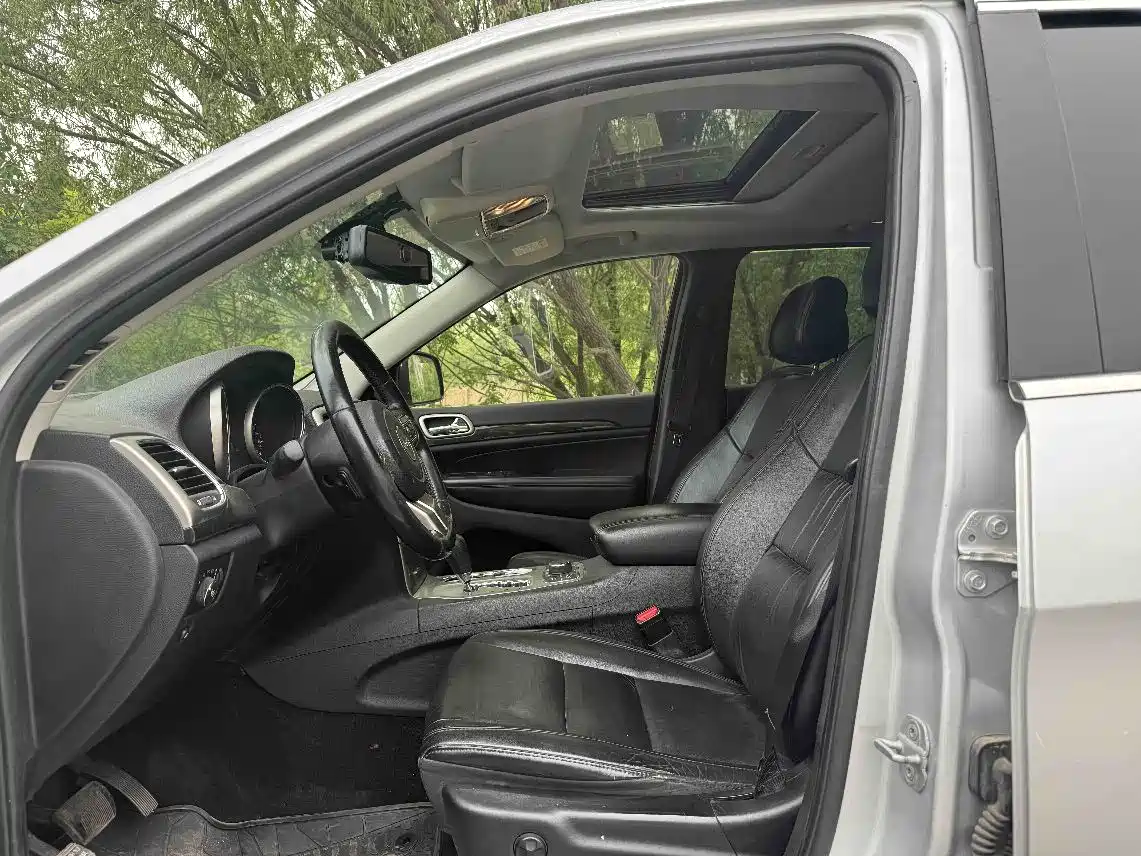 Jeep Grand Cherokee (Import) 2011 2011 3.6L Comfort Edition