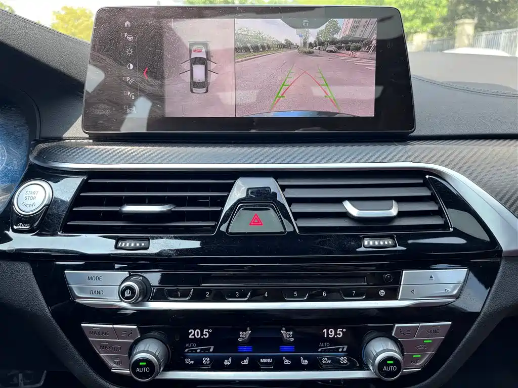 BMW 5 Series 2019 530Li Premium M Sport Package фото 9