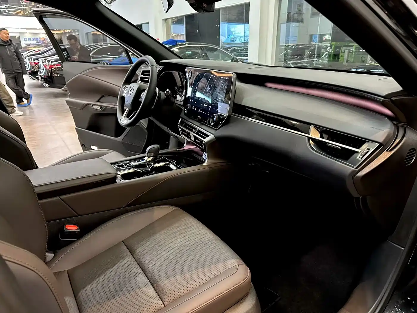 Lexus RX 2025 350h 4WD Premium Edition фото 9