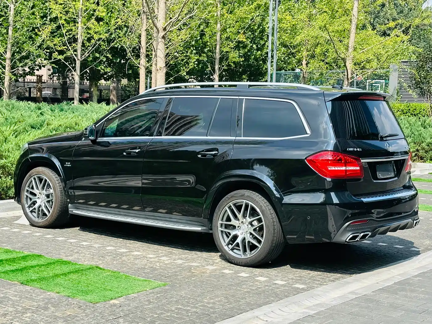 Mercedes-Benz GLS AMG 2016 2016 AMG GLS 63 4MATIC