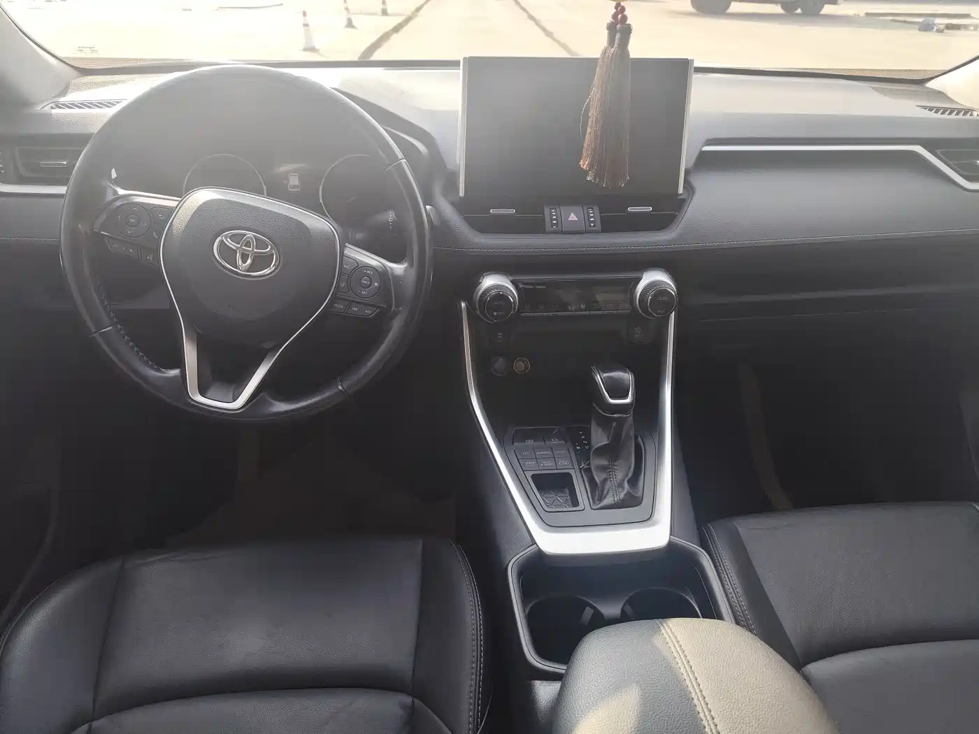 Toyota Wildlander 2022 2.0L CVT AWD Luxury Edition фото 5