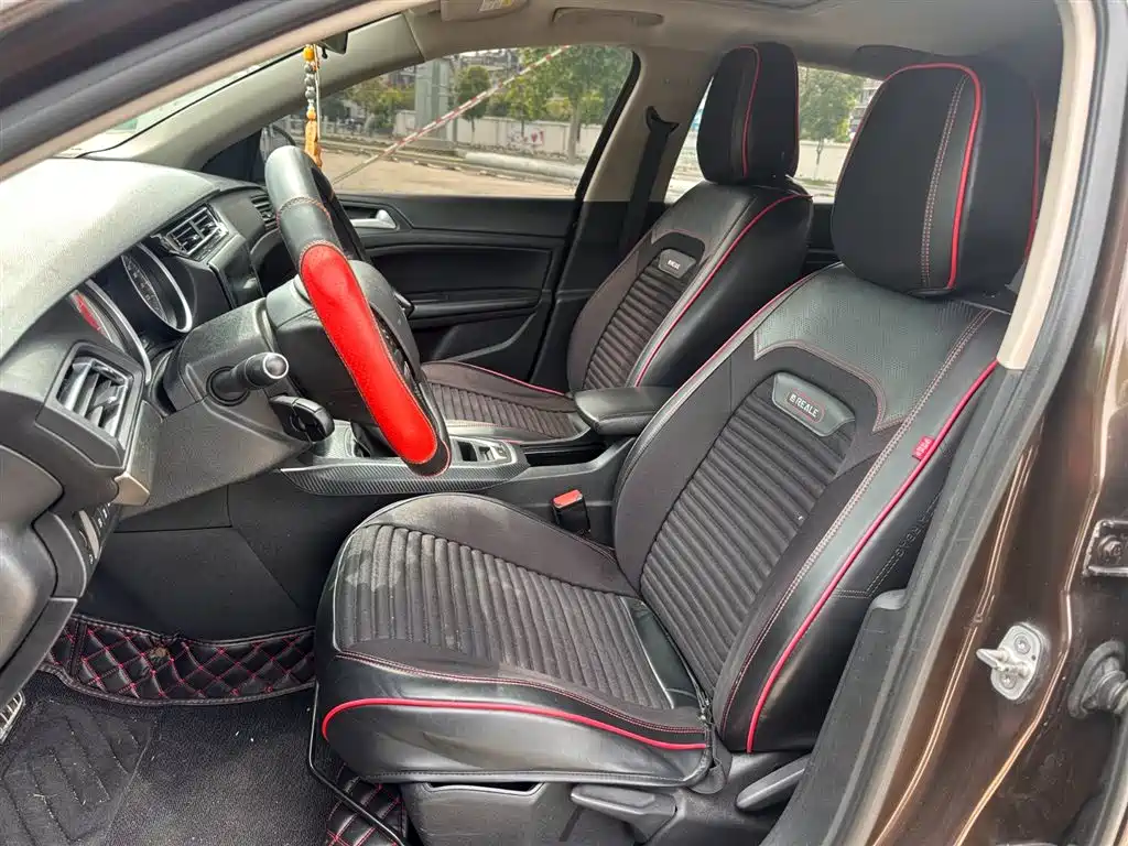 Peugeot 408 2015 Model 1.2T Automatic Luxury Edition фото 4