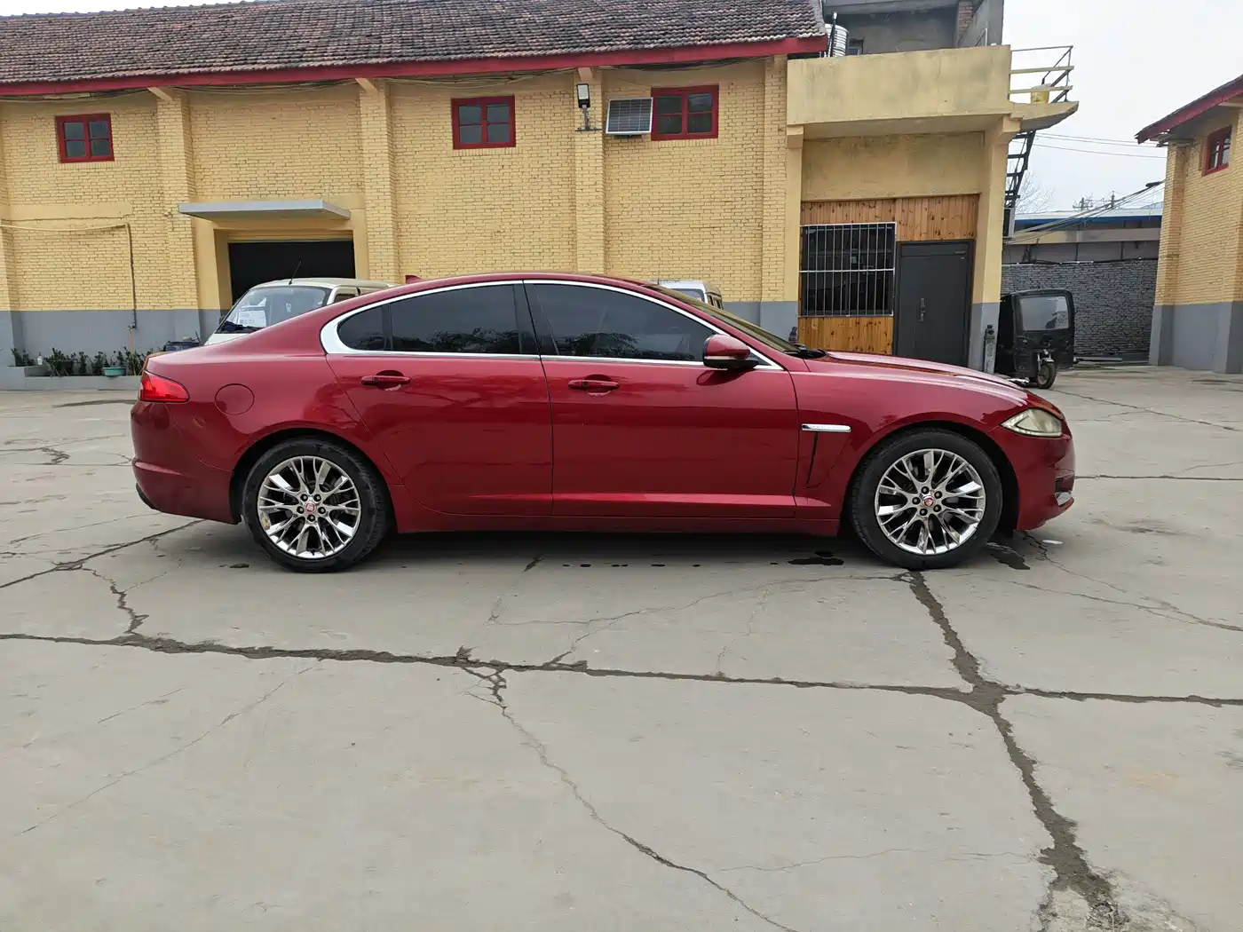 Jaguar XF 2015 2015 XF 2.0T Luxury Edition