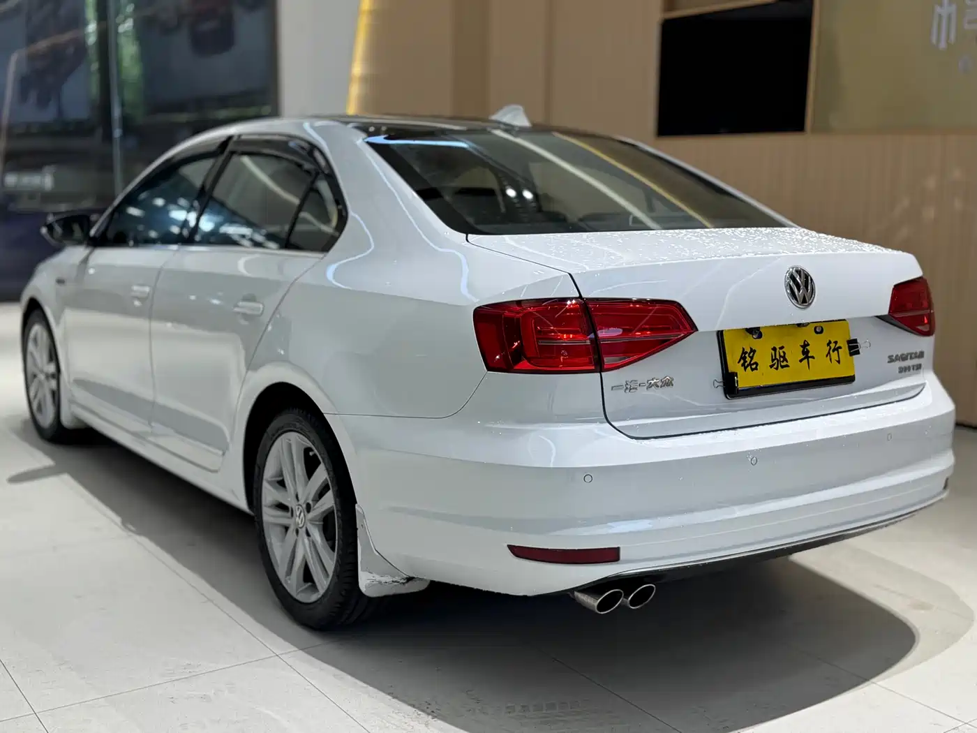 Volkswagen Sagitar 2018 280TSI DSG Luxury фото 4