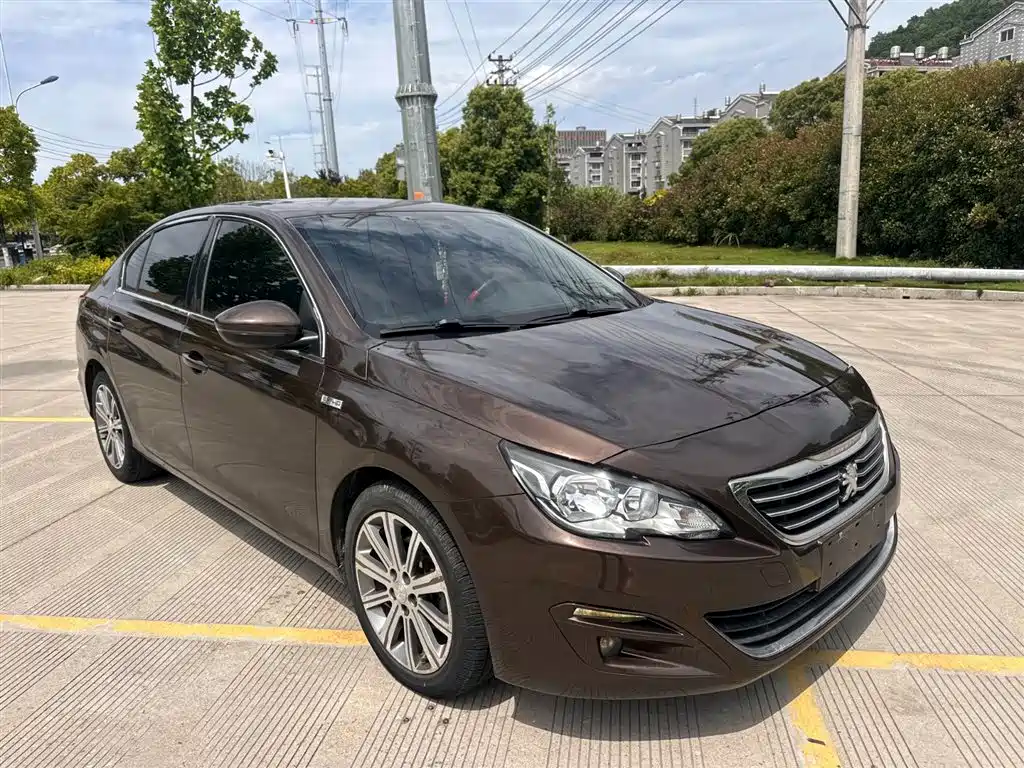 Peugeot 408 2015 Model 1.2T Automatic Luxury Edition фото 2