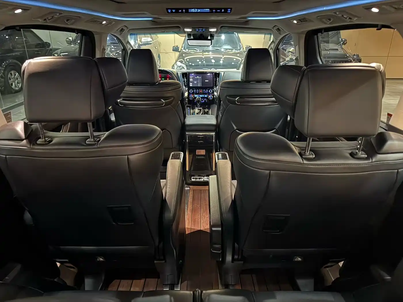 Toyota Vellfire 2021 Crown Hybrid 2.5L HV Luxury Edition фото 8