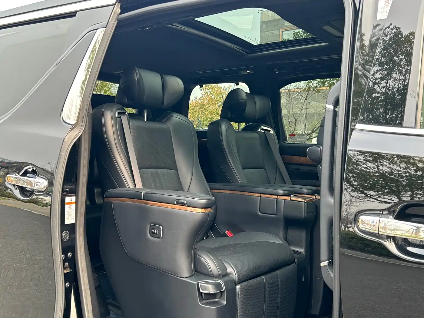 Toyota Alphard 2018 3.5L Premium фото 10