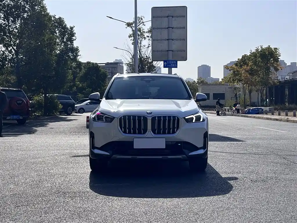 BMW X1 2023 sDrive20Li X Design Package фото 2