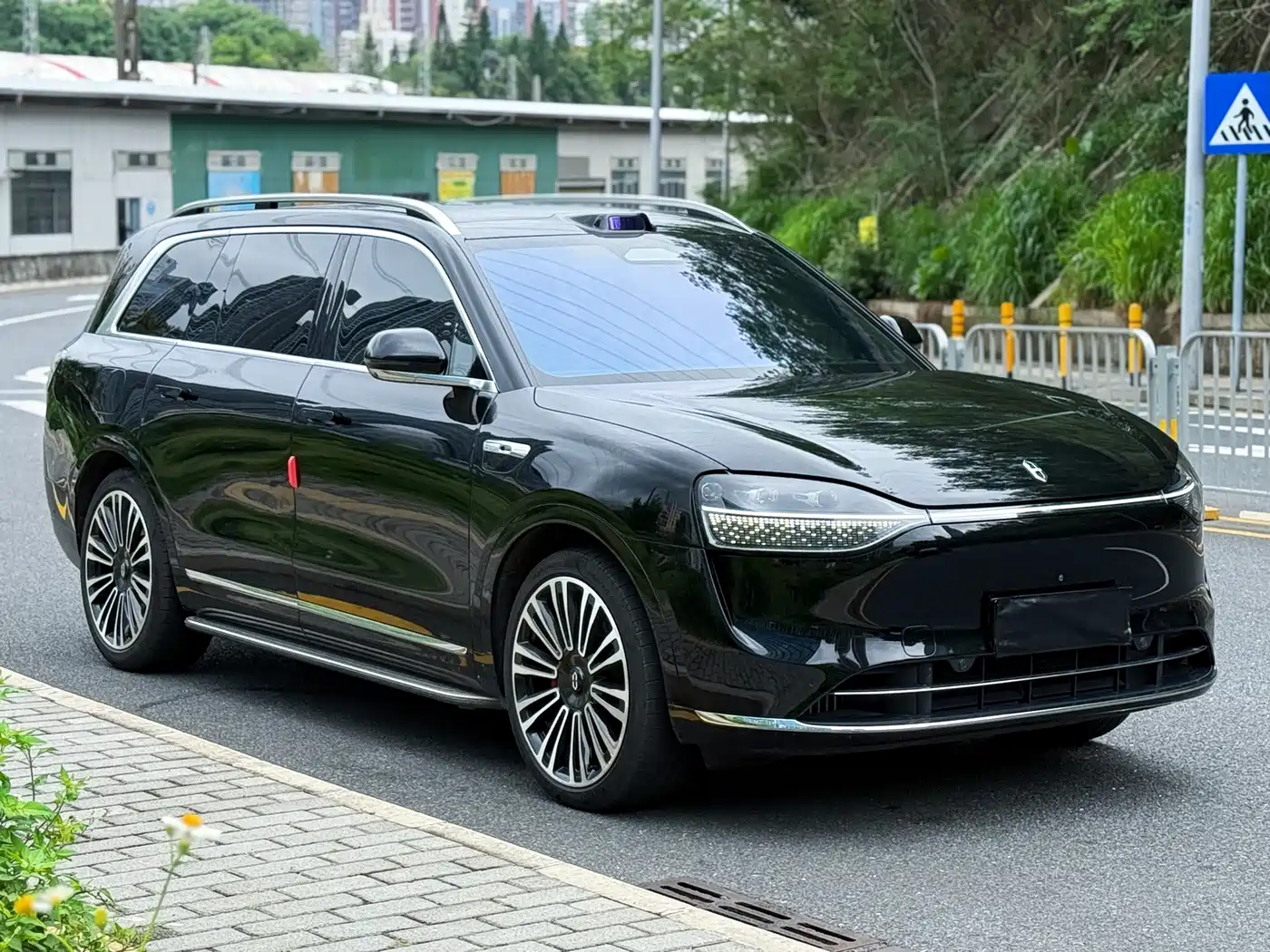 AITO Wenjie AITO M9 2024 Extended Range Ultra 42kWh 6-Seater фото 4