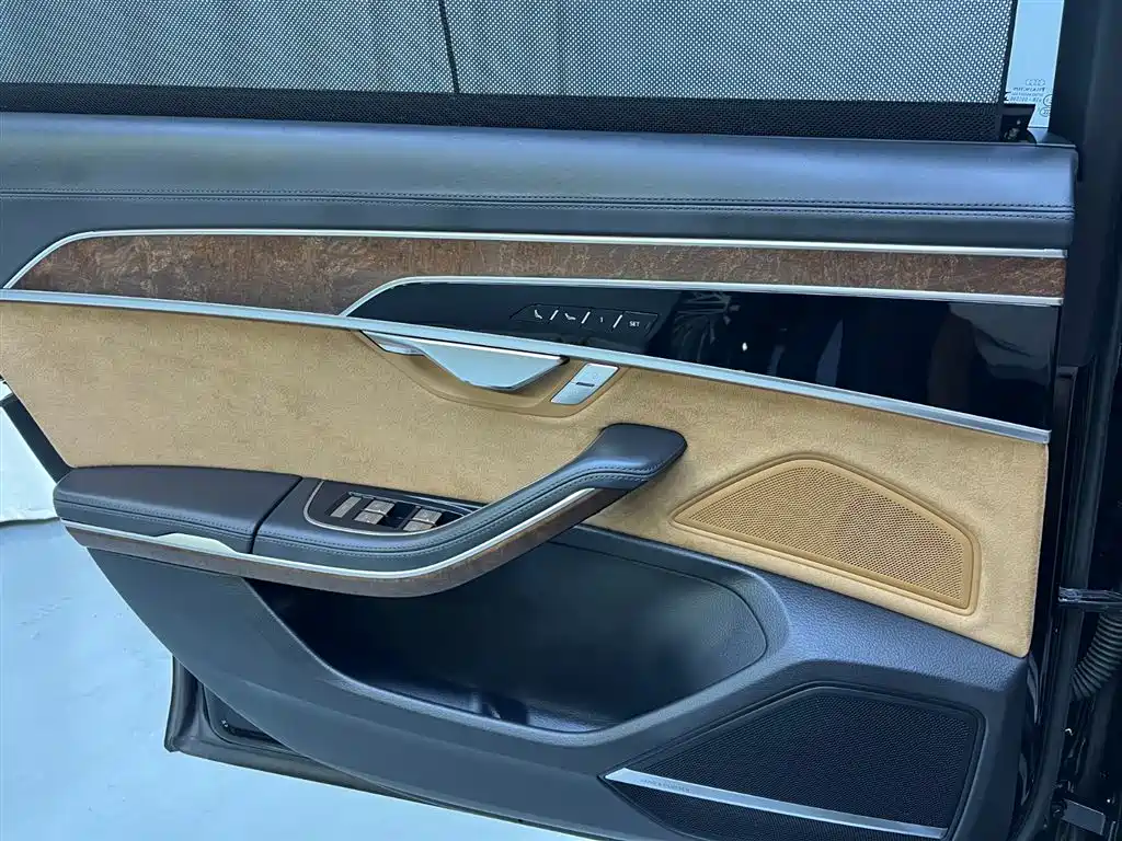Audi A8 2021 A8L 55 TFSI quattro Luxury фото 18