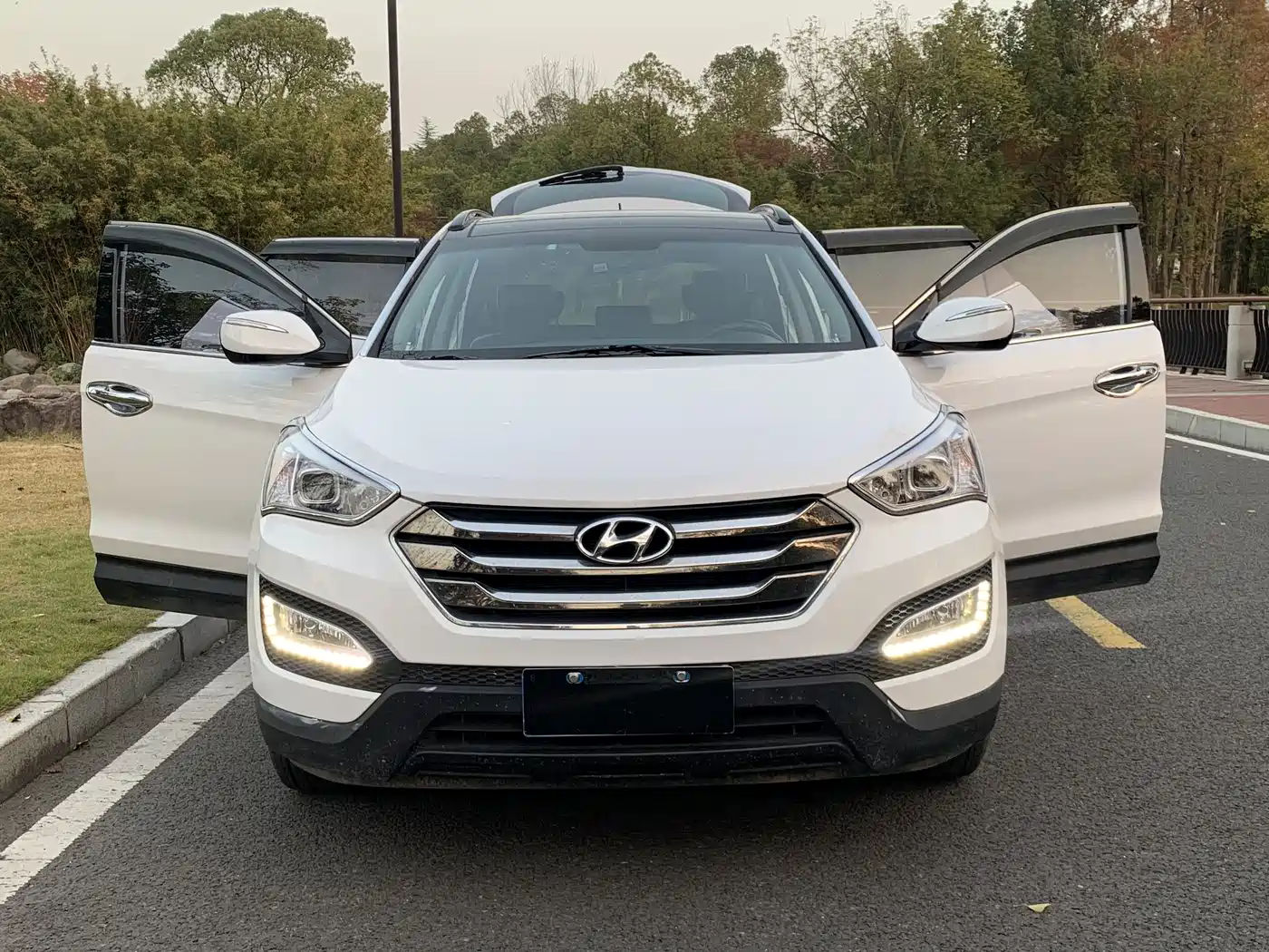 Hyundai Santa Fe 2015 2.4L Automatic 4WD Smart 5-seater фото 6