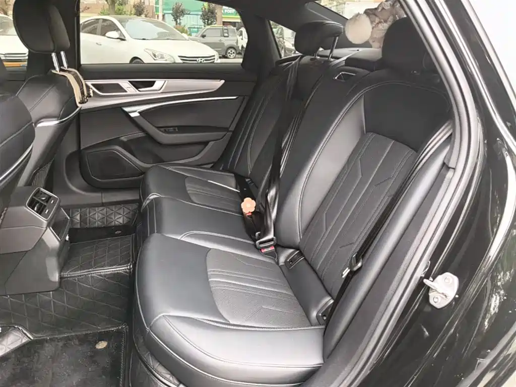 Audi A6L 2025 40 TFSI Luxury Sport фото 17