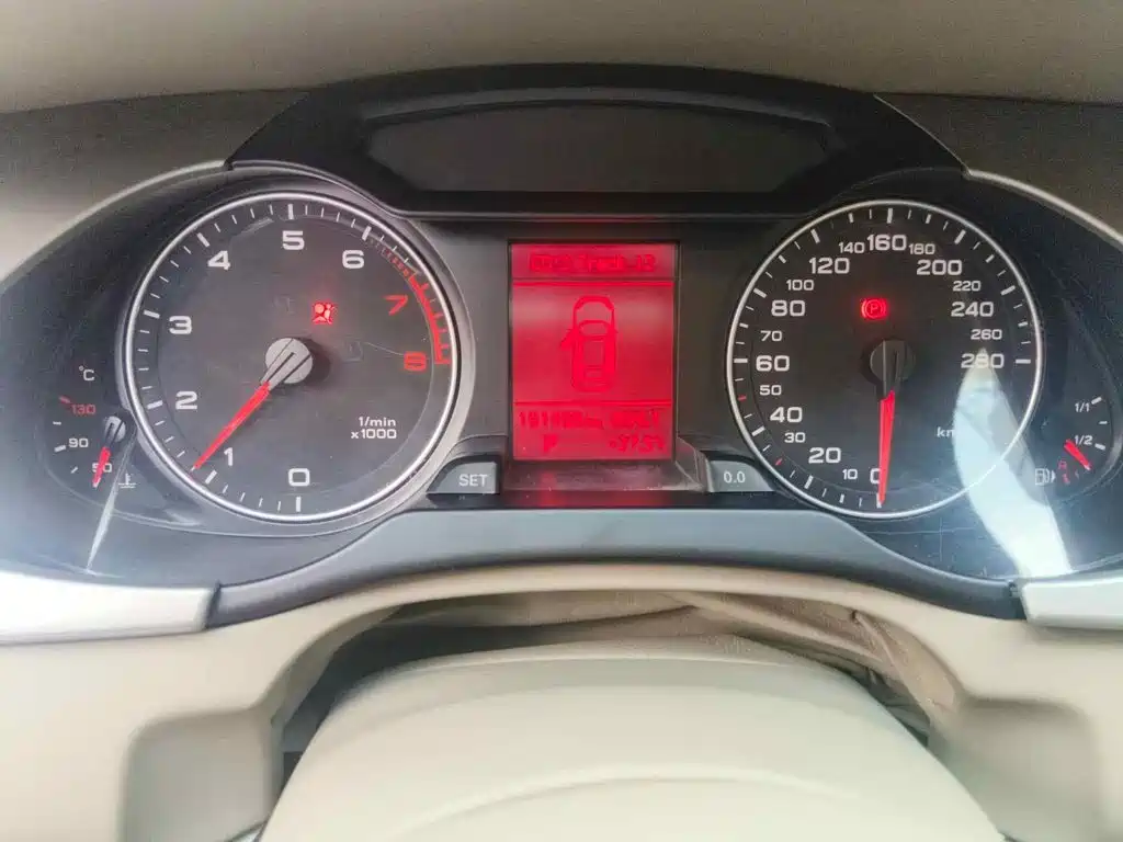 Photo 4 - Audi A4L
