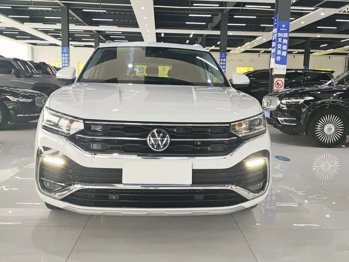 Volkswagen Tayron X 2020 330TSI 2WD Premium Smart Edition фото 2