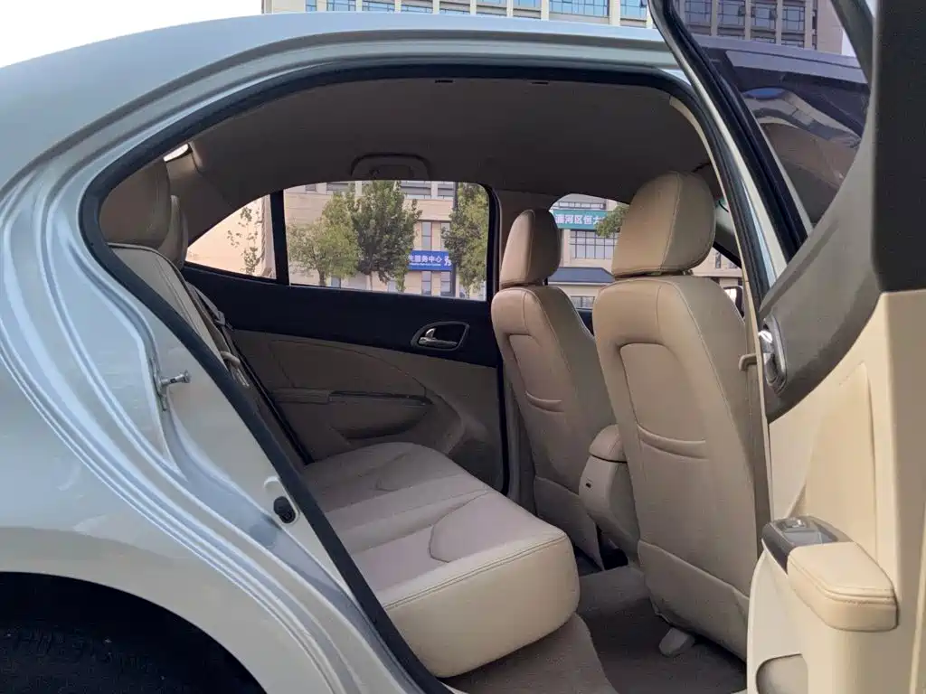 Baojun 630 2015 2014 1.5L Manual Comfort