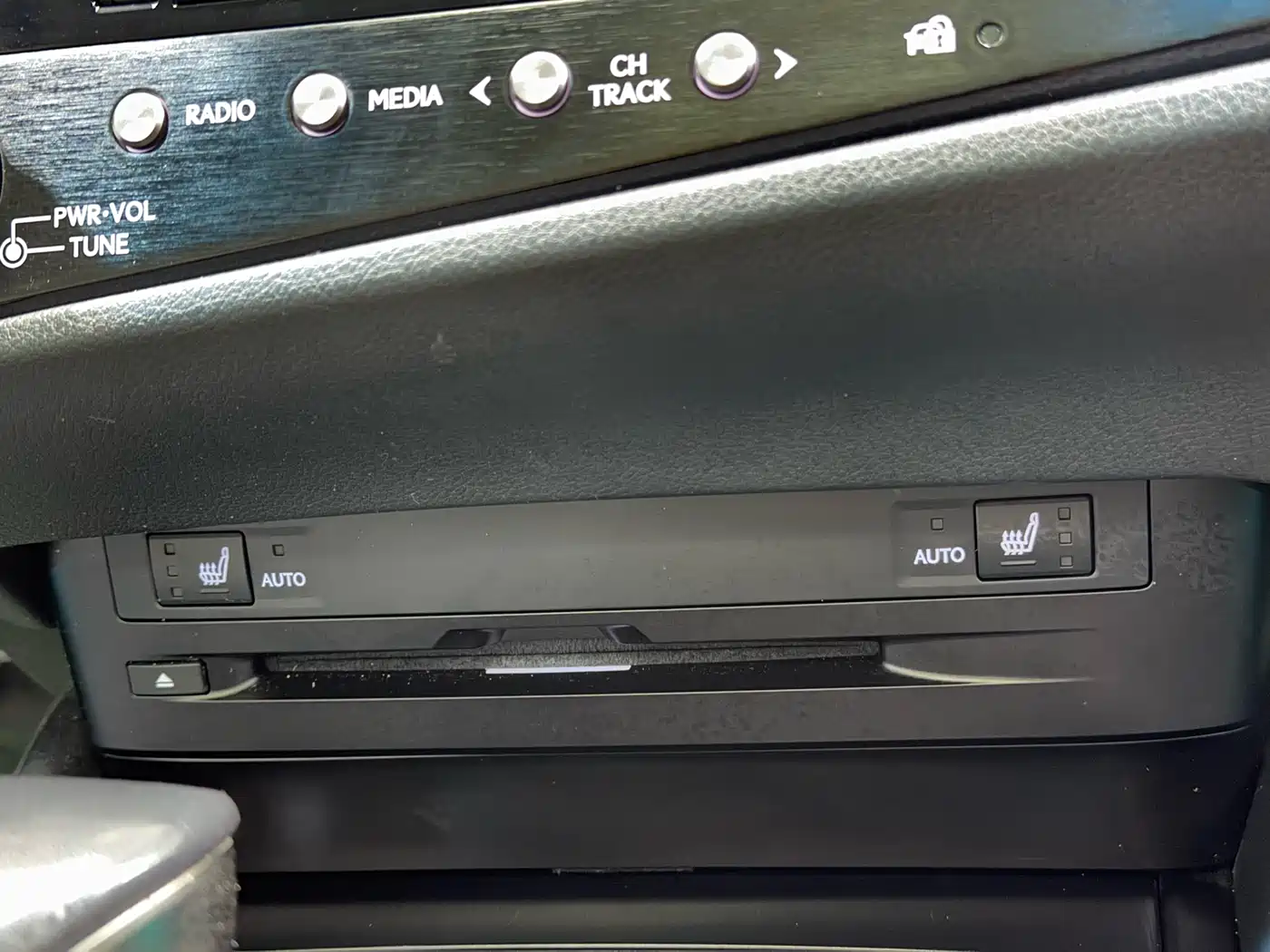 Lexus ES 2021 300h Excellence Edition фото 16