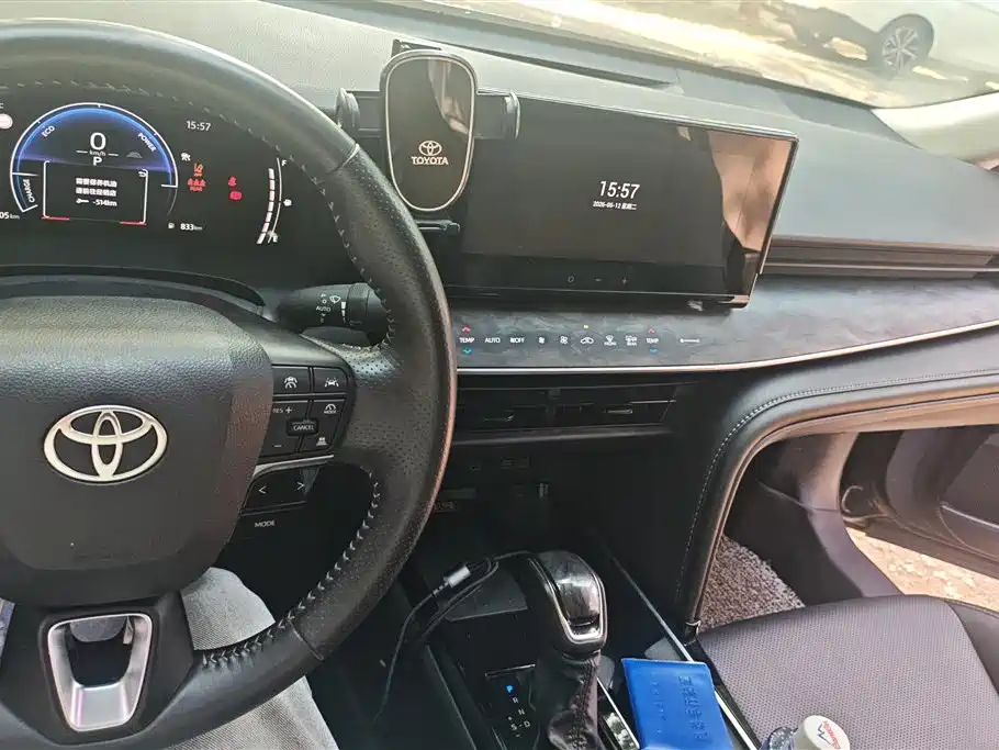 Toyota Camry 2024 Hybrid 2.0HGVP Luxury Edition фото 12