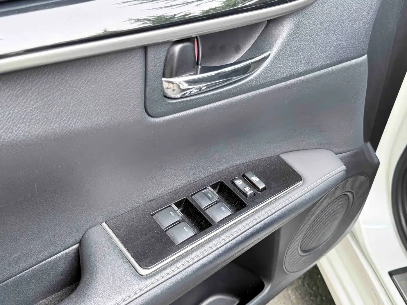 Lexus ES 2017 200 30th Anniversary Edition фото 17