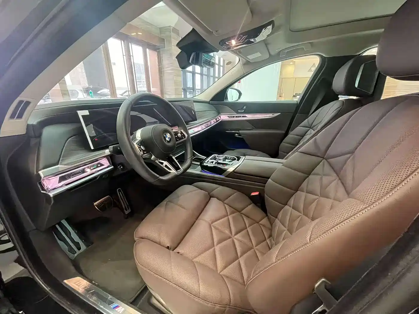 BMW 7 Series 2023 Model 740Li Leading M Sport Package фото 9