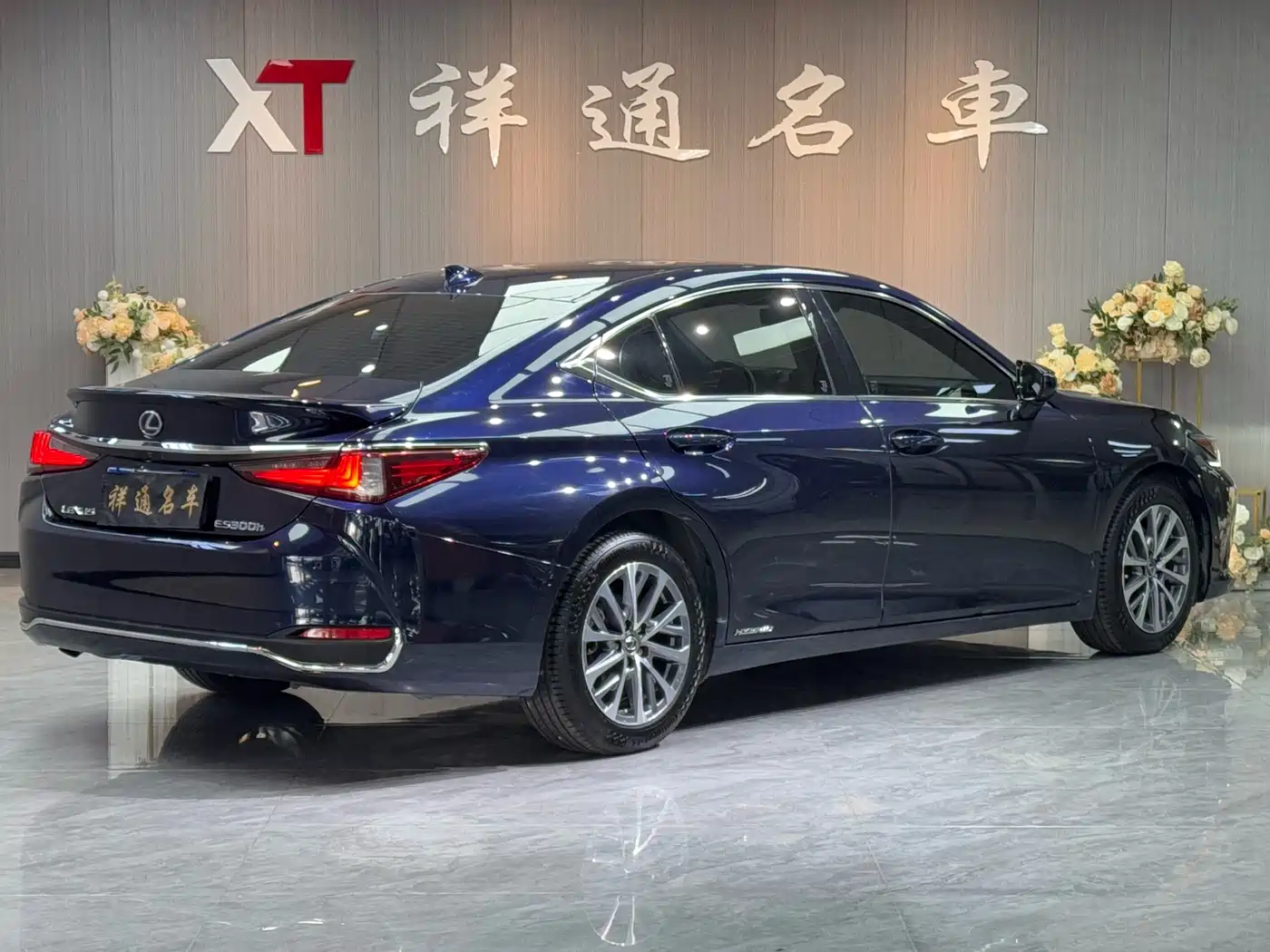 Lexus ES 2021 300h Excellence Edition фото 10