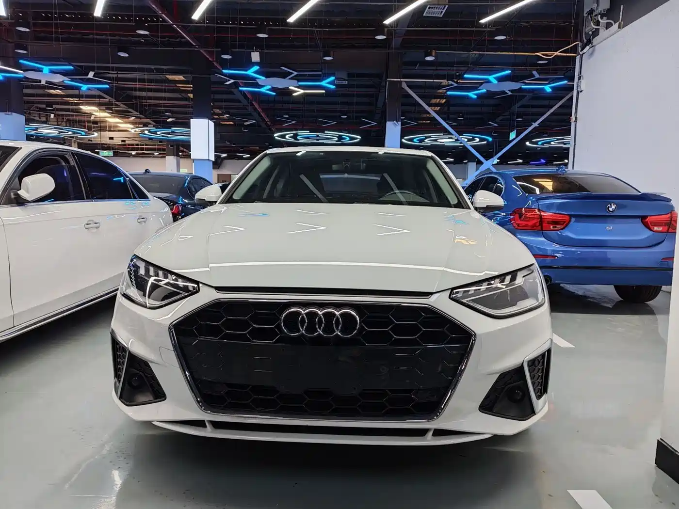 Audi A4L 2020 35 TFSI Fashion Dynamic Edition фото 3