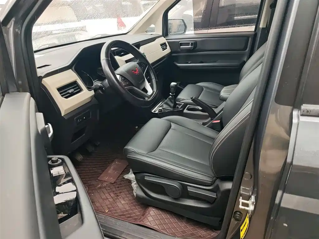 WULING AUTOMOBILE WULING JOURNEY