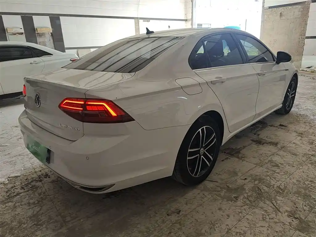 VOLKSWAGEN LINGDU